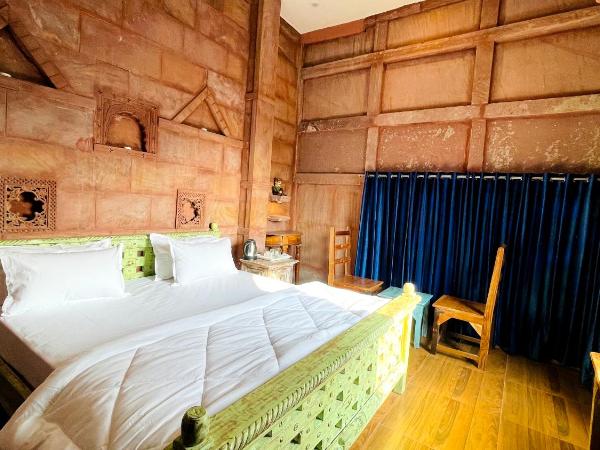 Geel Heritage - A Restored Haveli : photo 1 de la chambre chambre double ou lits jumeaux deluxe - vue sur ville