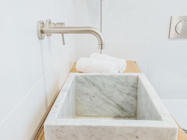 SorrentoVibes - Boutique Suites 186 : photo 2 de la chambre suite deluxe avec lit king-size