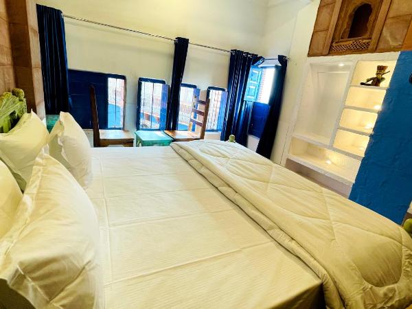 Geel Heritage - A Restored Haveli : photo 6 de la chambre chambre double ou lits jumeaux deluxe - vue sur ville