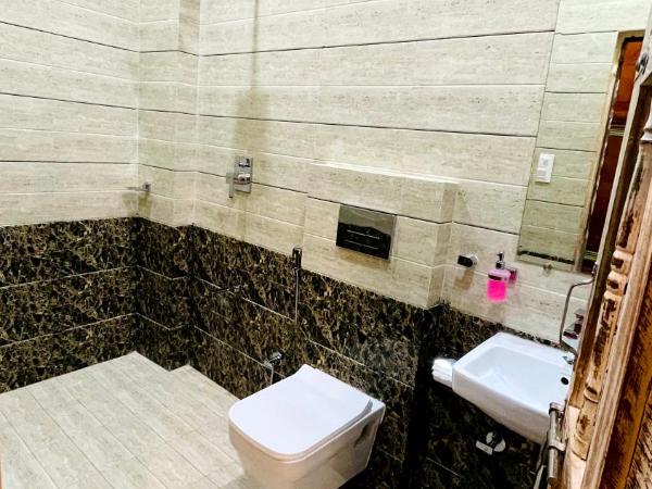 Geel Heritage - A Restored Haveli : photo 9 de la chambre chambre double ou lits jumeaux deluxe - vue sur ville