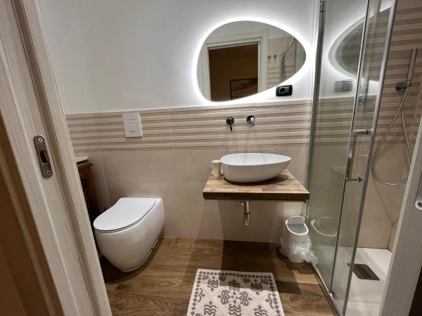 B&B Casa TORET : photo 3 de la chambre chambre double avec lit d'appoint