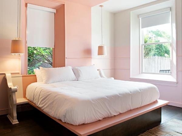 The Russell : photo 1 de la chambre room 1:5 - deluxe king