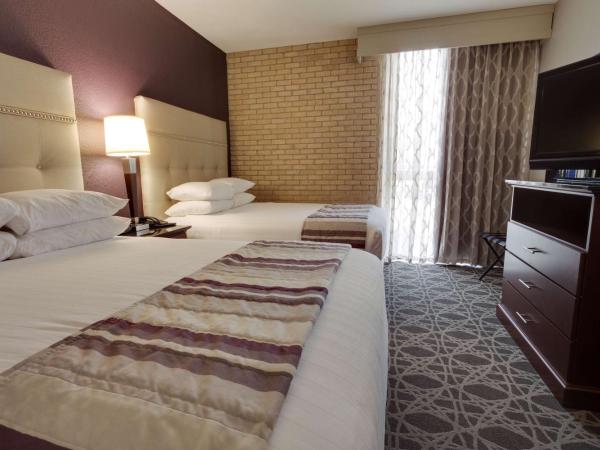 Drury Inn & Suites San Antonio Northeast : photo 2 de la chambre suite lit queen-size deluxe