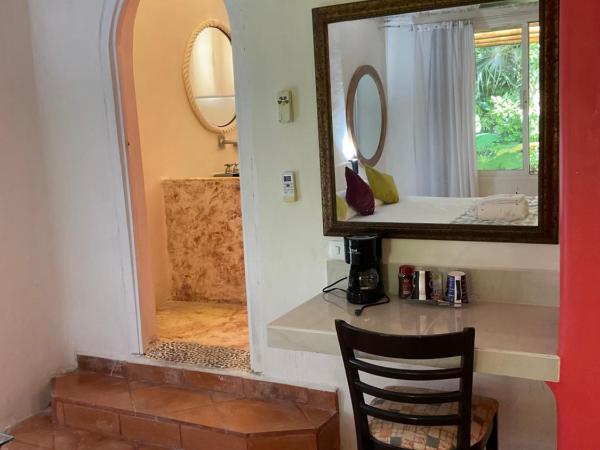 Maria's Kan Kin : photo 1 de la chambre chambre triple confort avec douche