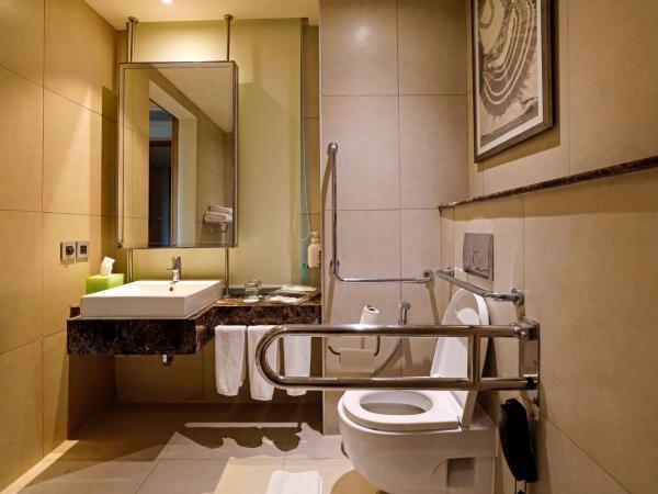 Holiday Inn Chennai OMR IT Expressway, an IHG Hotel : photo 7 de la chambre chambre lit king-size standard - accessible aux personnes à mobilité réduite