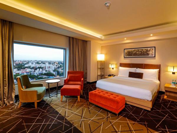 Holiday Inn Chennai OMR IT Expressway, an IHG Hotel : photo 7 de la chambre chambre king standard avec vue sur ville