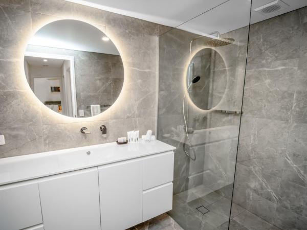 Bay Royal Apartments : photo 5 de la chambre superior two-bedroom apartment with courtyard - ground floor (apt 5)