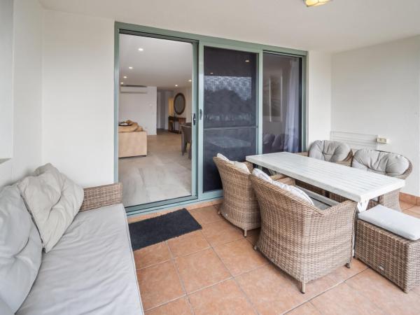 Bay Royal Apartments : photo 7 de la chambre premium four-bedroom apartment with beach view (apt 9)