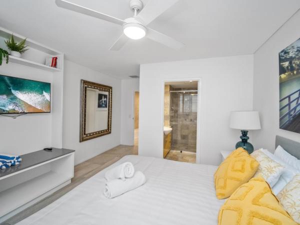 Bay Royal Apartments : photo 10 de la chambre premium three-bedroom apartment with ocean view (apt 14)