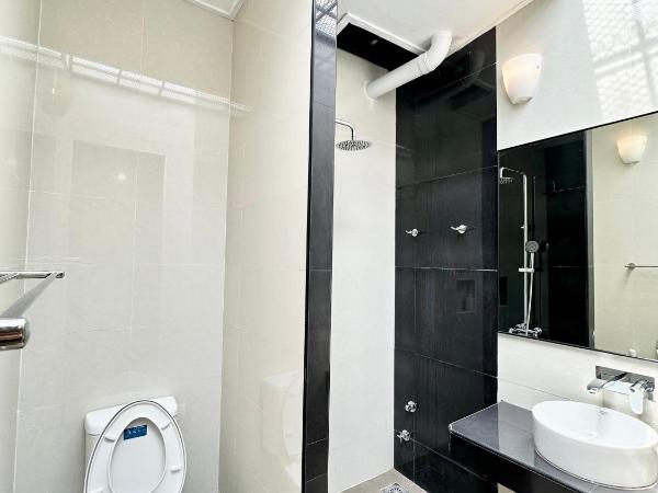 Madras Inn 58-1 : photo 9 de la chambre chambre double standard avec salle de bains commune