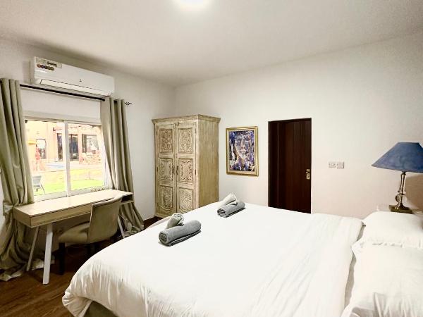 DARÏ : photo 4 de la chambre chambre double - vue sur piscine