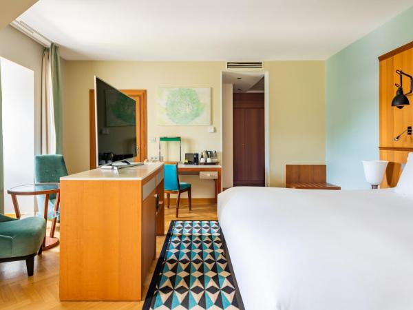 Sofitel Grand Sopot : photo 5 de la chambre suite junior avec un lit double
