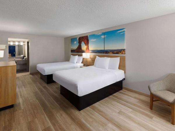 Days Inn by Wyndham Oklahoma City : photo 3 de la chambre chambre avec 2 lits queen-size - fumeurs