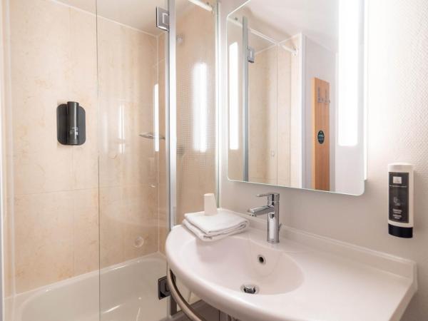 B&B HOTEL Limoges 2 : photo 4 de la chambre chambre double