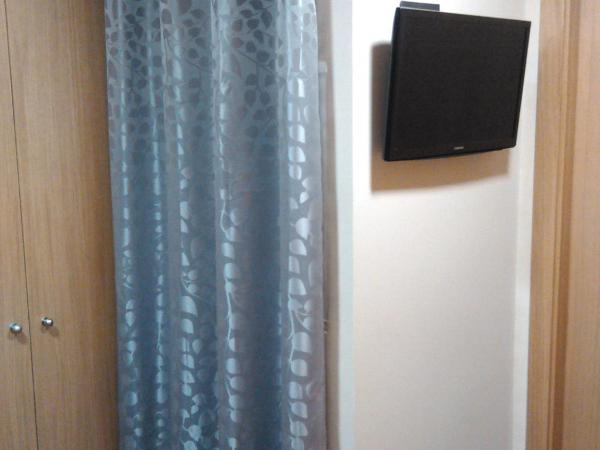 Hostal Bisbal ONLY ADULTS NO AC : photo 5 de la chambre chambre double