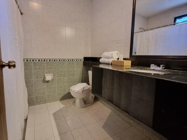 Hotel Holly : photo 9 de la chambre chambre quadruple standard