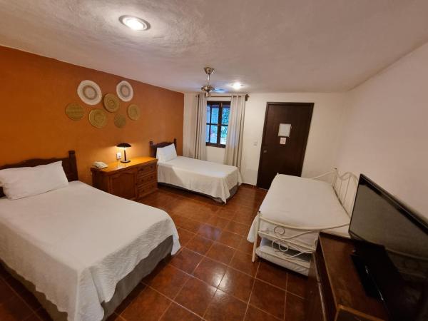 Hotel Holly : photo 2 de la chambre hébergement standard 2 lits doubles