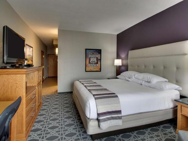 Drury Inn & Suites Albuquerque North : photo 6 de la chambre chambre lit king-size