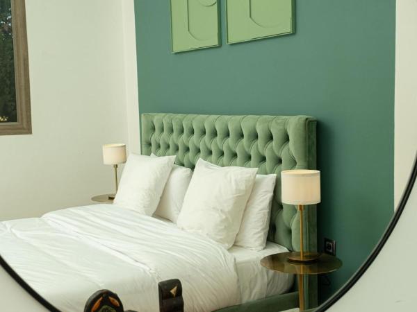 Cavanna Lodge : photo 5 de la chambre chambre double - vue sur piscine