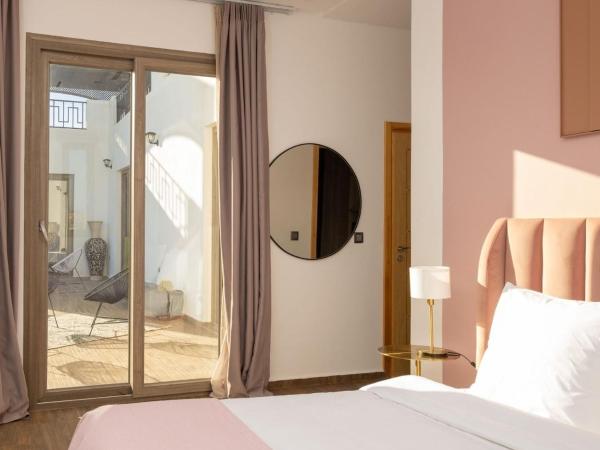 Cavanna Lodge : photo 3 de la chambre chambre double - vue sur piscine