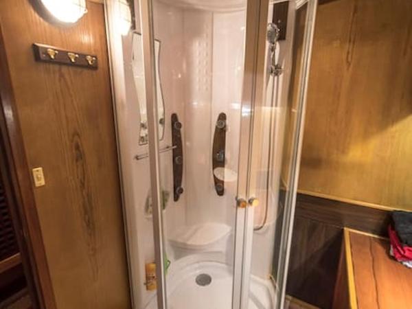 Classic riverboat in the center of Paris : photo 9 de la chambre mobile home