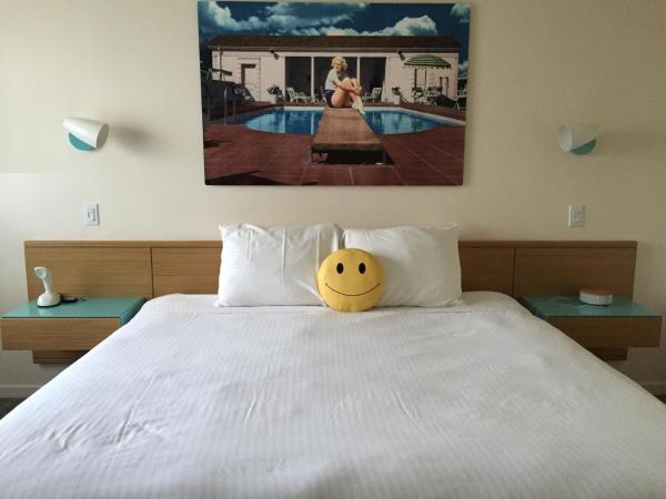 Beverly Laurel Hotel : photo 5 de la chambre hbergement lit king-size cali 