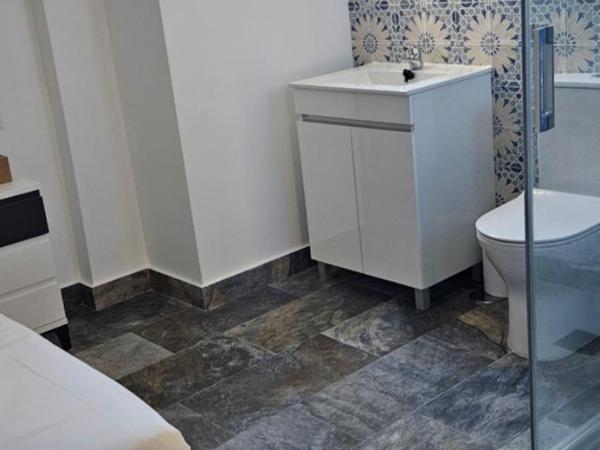 HOSTAL NERVION : photo 4 de la chambre chambre simple