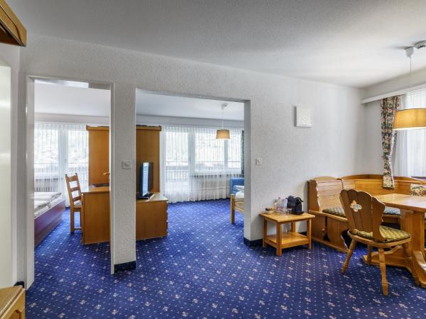 Hotel Alpenroyal : photo 8 de la chambre chambre familiale (2 adultes + 2 enfants) avec balcon ou terrasse