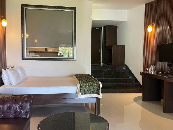 The Green Gate Resort Mulshi : photo 6 de la chambre super deluxe lake view - no stags allowed