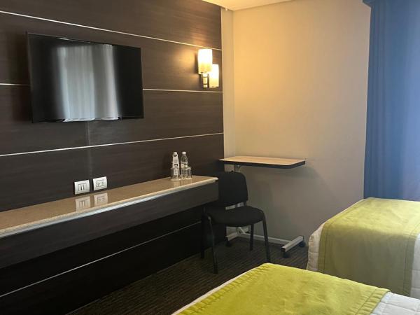 Hotel Real Alameda de Queretaro : photo 5 de la chambre chambre lits jumeaux pour personnes à mobilité réduite