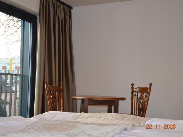 Arte Gdańsk : photo 1 de la chambre chambre double deluxe avec balcon