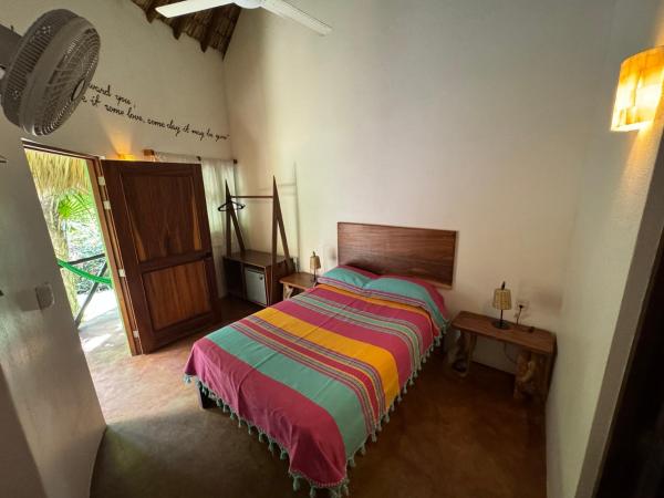 One Love Hostal Puerto Escondido : photo 4 de la chambre bungalow