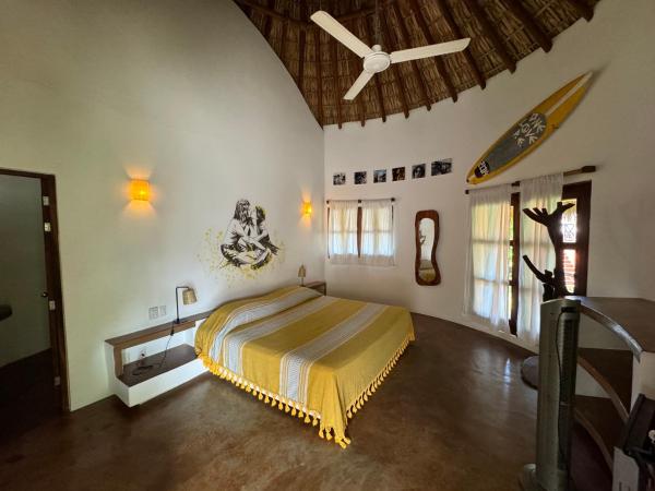 One Love Hostal Puerto Escondido : photo 1 de la chambre bungalow