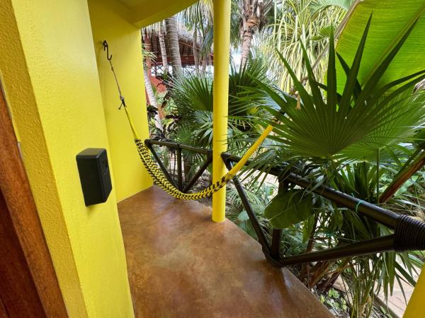 One Love Hostal Puerto Escondido : photo 1 de la chambre bungalow