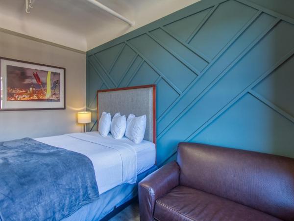 Ram's Hotel : photo 7 de la chambre chambre lit queen-size avec salle de bains commune 