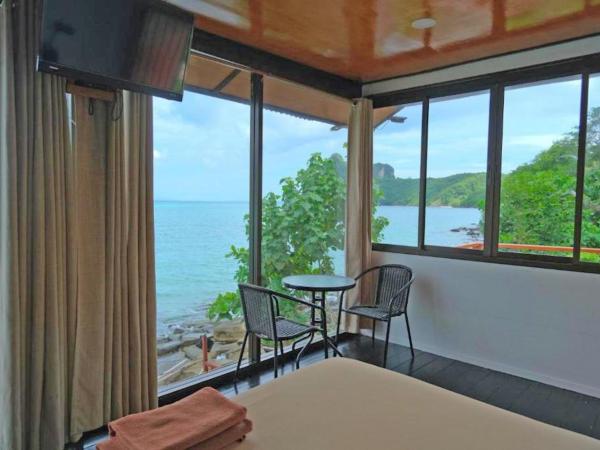 The Cobble Beach Hotel- Phi Phi Island : photo 7 de la chambre bungalow deluxe en bord de mer