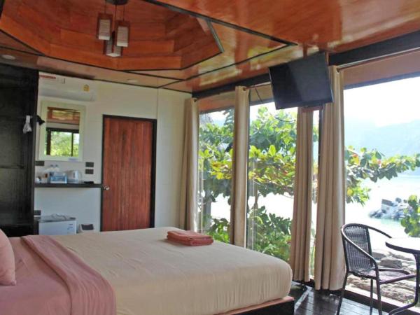 The Cobble Beach Hotel- Phi Phi Island : photo 1 de la chambre bungalow deluxe en bord de mer