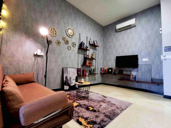 Attic Home Melaka Silverscape Residence & Jonker : photo 5 de la chambre deluxe king studio (private bathtub and city view)