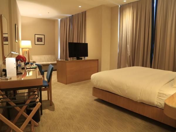 DoubleTree by Hilton Hotel Istanbul - Tuzla : photo 1 de la chambre chambre lit queen-size