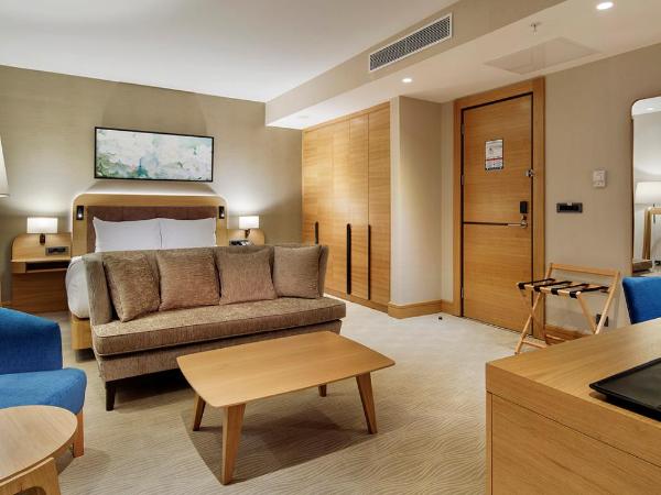DoubleTree by Hilton Hotel Istanbul - Tuzla : photo 3 de la chambre suite 1 chambre lit king-size