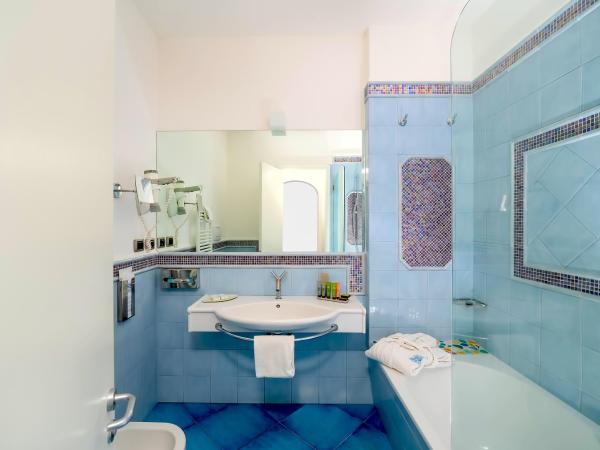 Hotel La Floridiana : photo 6 de la chambre chambre confort avec terrasse et vue sur village