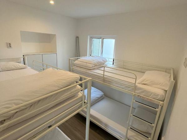 BLife Faro Beach Hostel : photo 10 de la chambre lit dans dortoir de 8 lits
