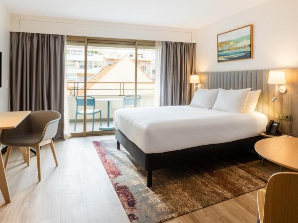 Staybridge Suites - Cannes Centre by IHG : photo 1 de la chambre suite studio lit queen-size avec balcon