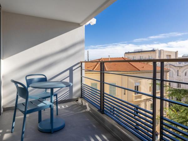 Staybridge Suites - Cannes Centre by IHG : photo 6 de la chambre suite studio lit queen-size avec balcon