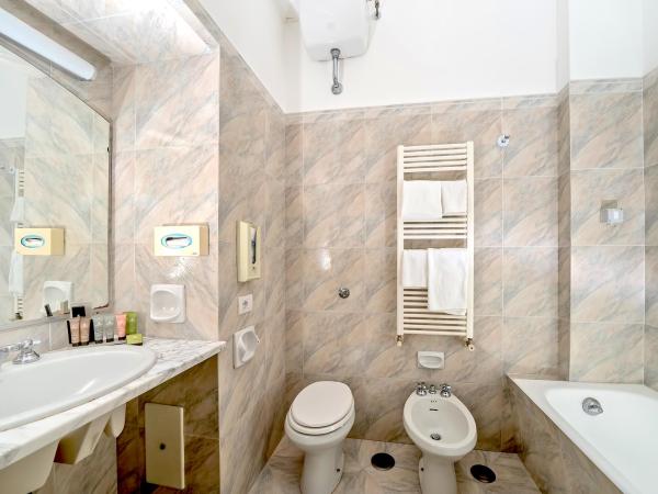 Hotel La Floridiana : photo 10 de la chambre chambre double ou lits jumeaux supérieure - vue sur mer