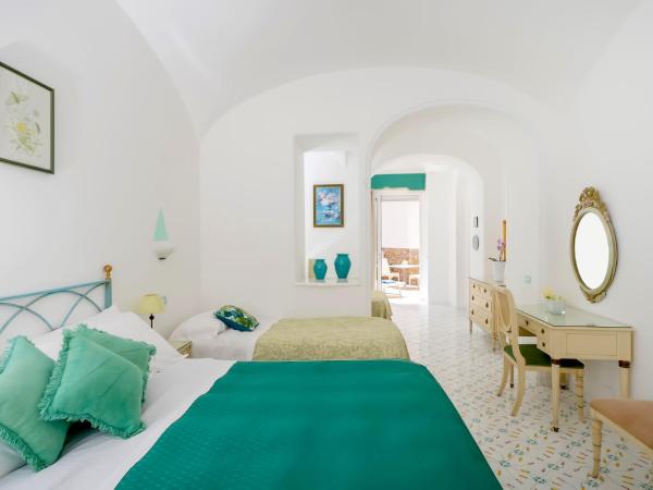 Hotel La Floridiana : photo 6 de la chambre chambre prestige - vue sur mer et terrasse