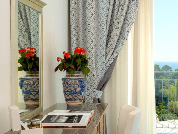 Hotel La Floridiana : photo 9 de la chambre hébergement supérieur deluxe avec balcon et vue sur mer - dernier Étage