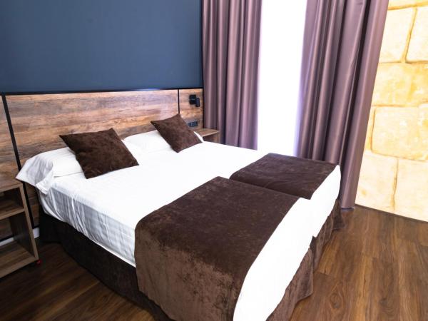 Hotel BH San Francisco Alicante : photo 3 de la chambre chambre lits jumeaux plus - vue sur ville