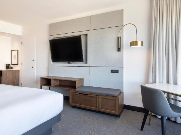 Hilton Québec : photo 3 de la chambre hébergement lit king-size - vue sur montagne