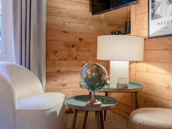 Le Chalet d'Antoine - Centre de Megève : photo 4 de la chambre chambre double avec balcon